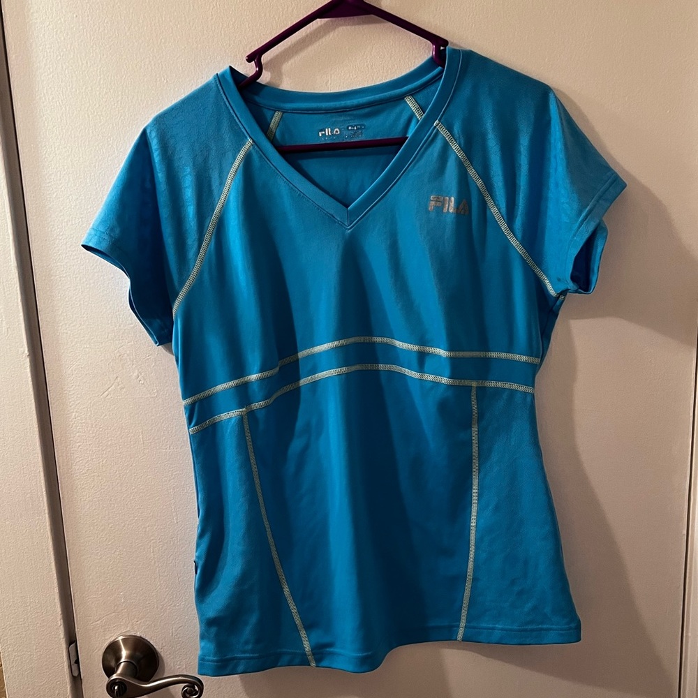 🌺 5 for $15 🌺 FILA Workout Top